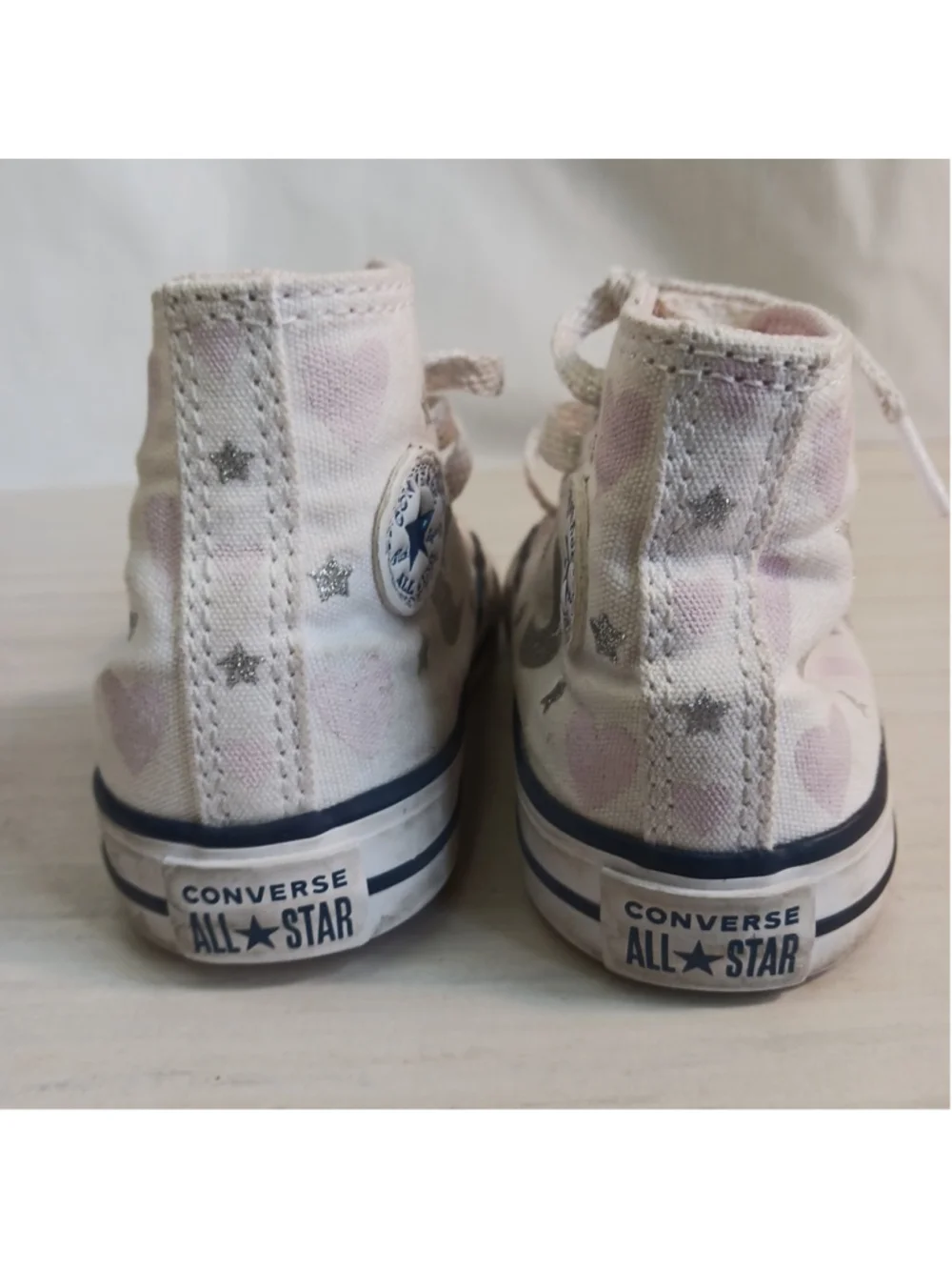 Converse step into